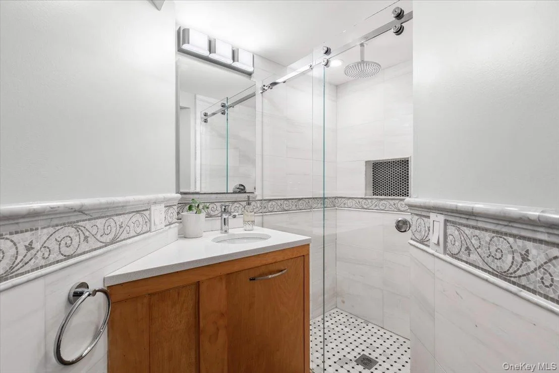 Photo of 14 Edgemont Circle