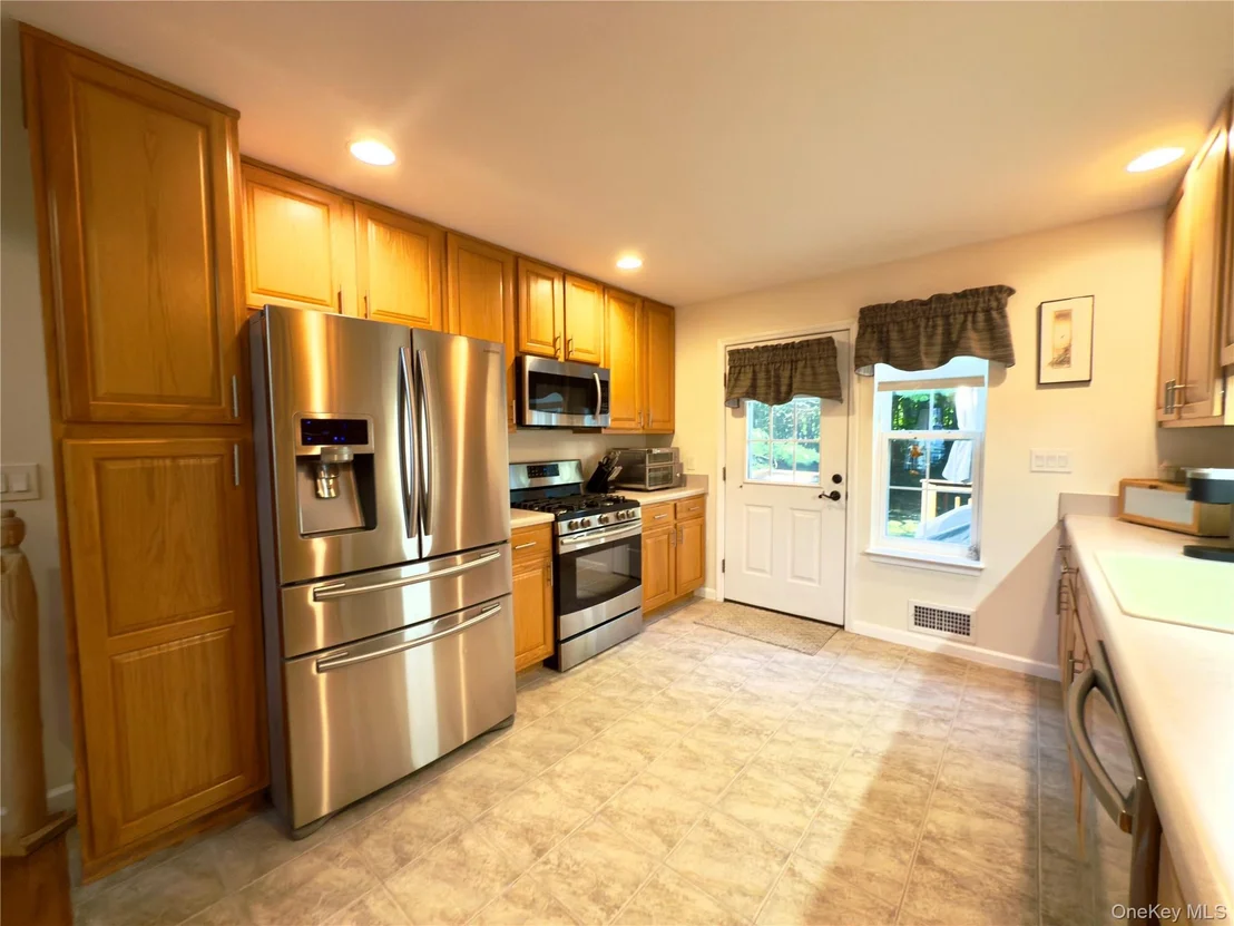 Photo of 140 Pinebrook Drive