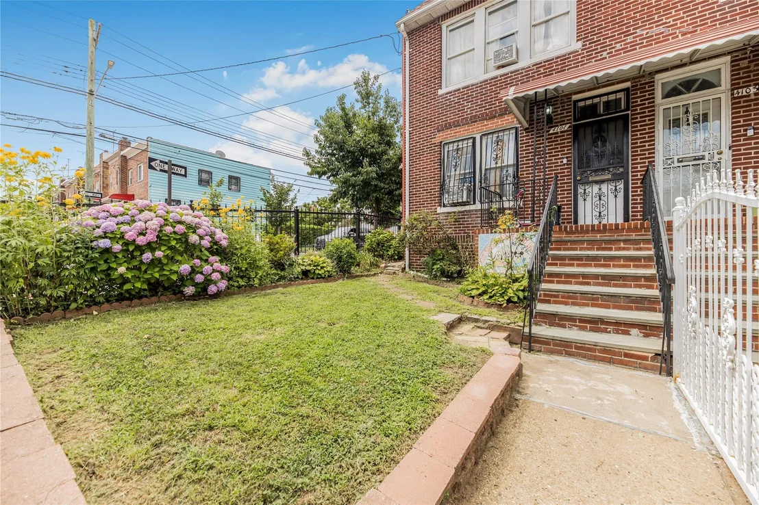 Photo of 4101 Paulding Avenue