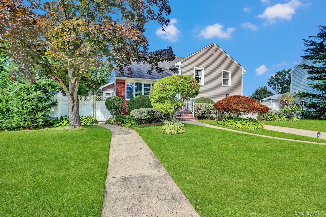Photo of 948 Simon Place
