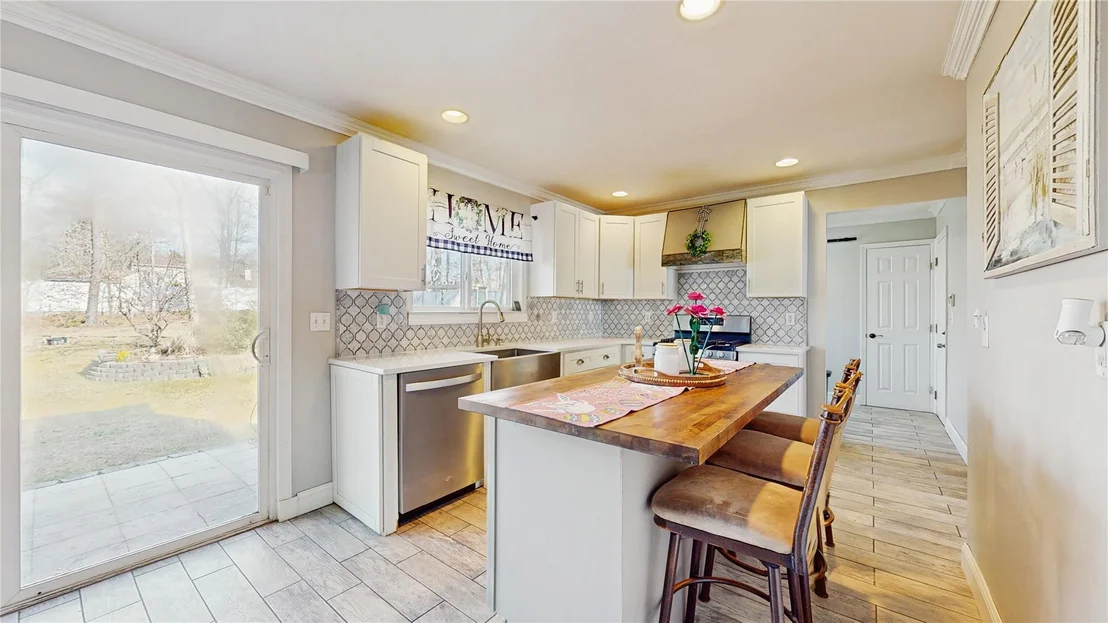 Photo of 33 Summersweet Drive