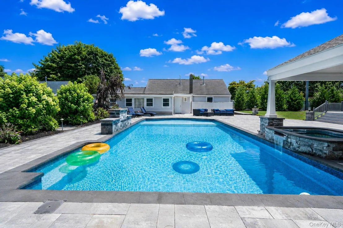 Photo of 299 Patchogue Yaphank Road