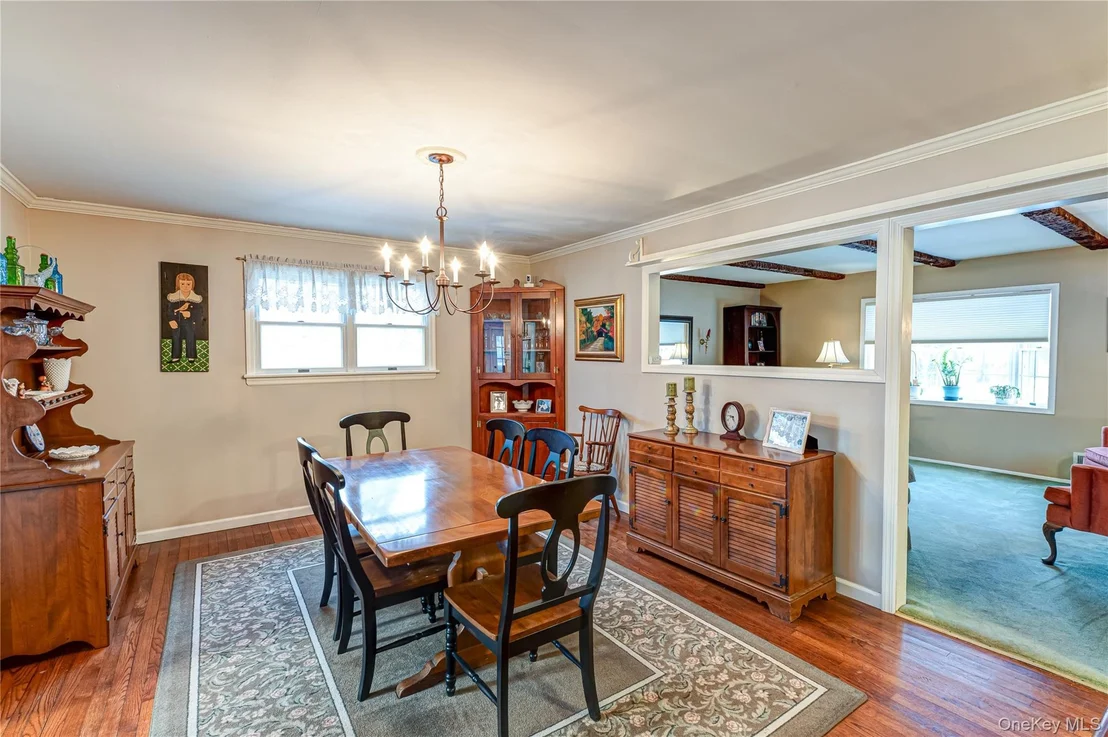 Photo of 33 Maple Avenue