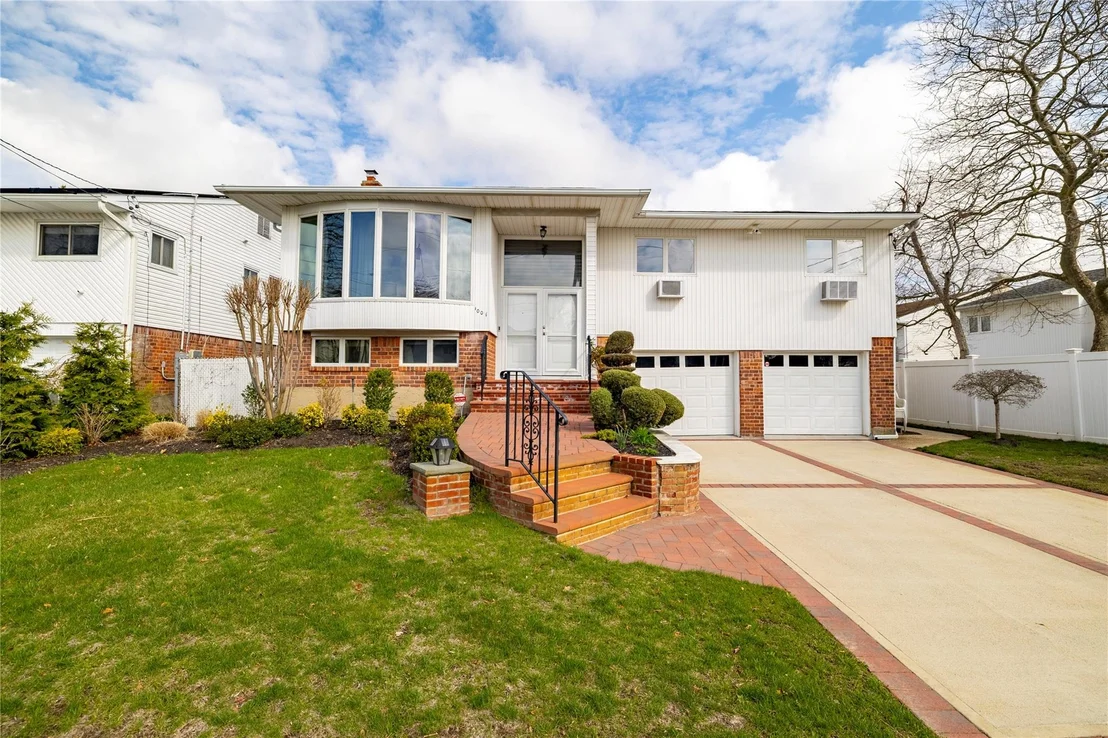 Photo of 1001 Green Place