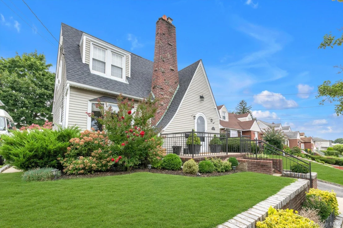 Photo of 21 Hampton Avenue