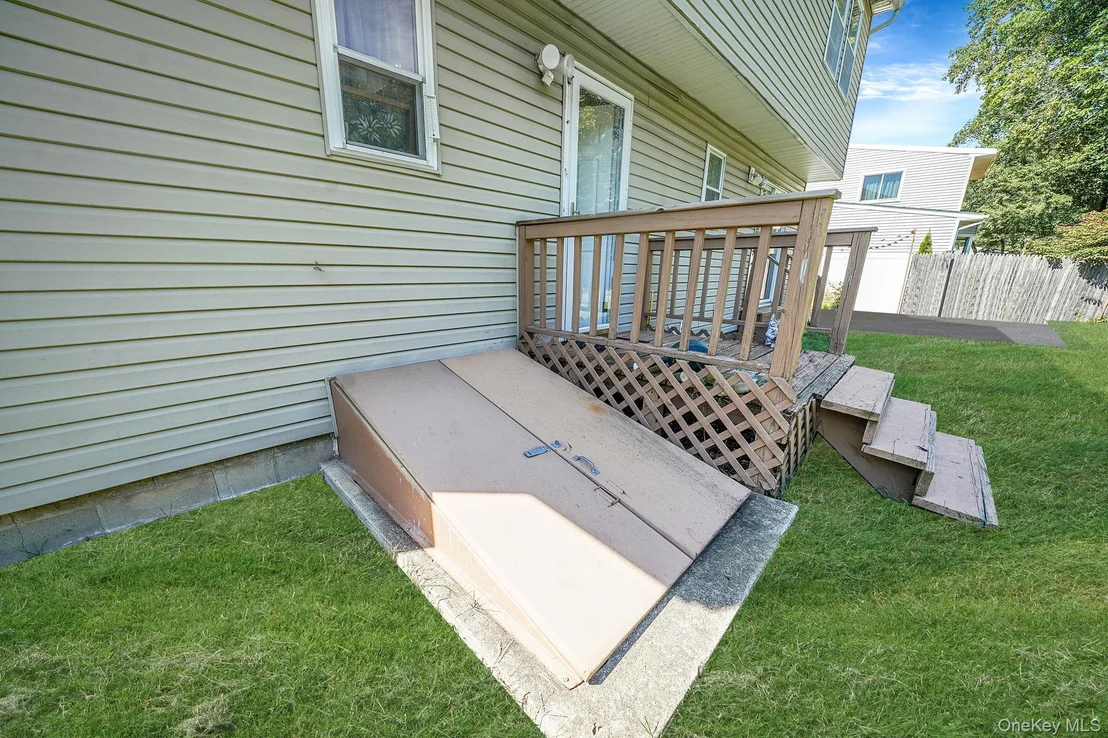 Photo of 35 Maple Avenue