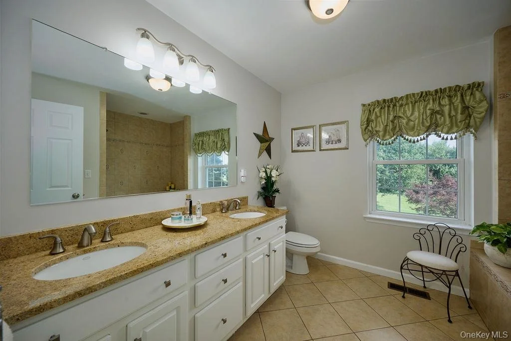 Photo of 274 Robinson Lane