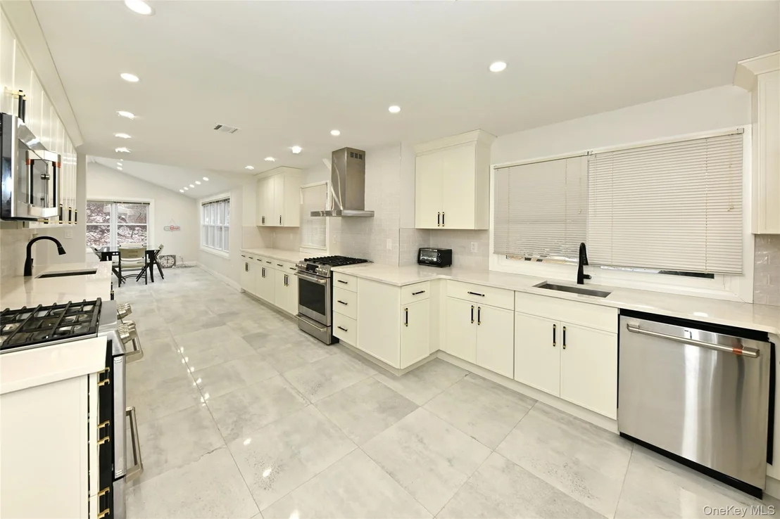 Photo of 7 Charlotte Drive
