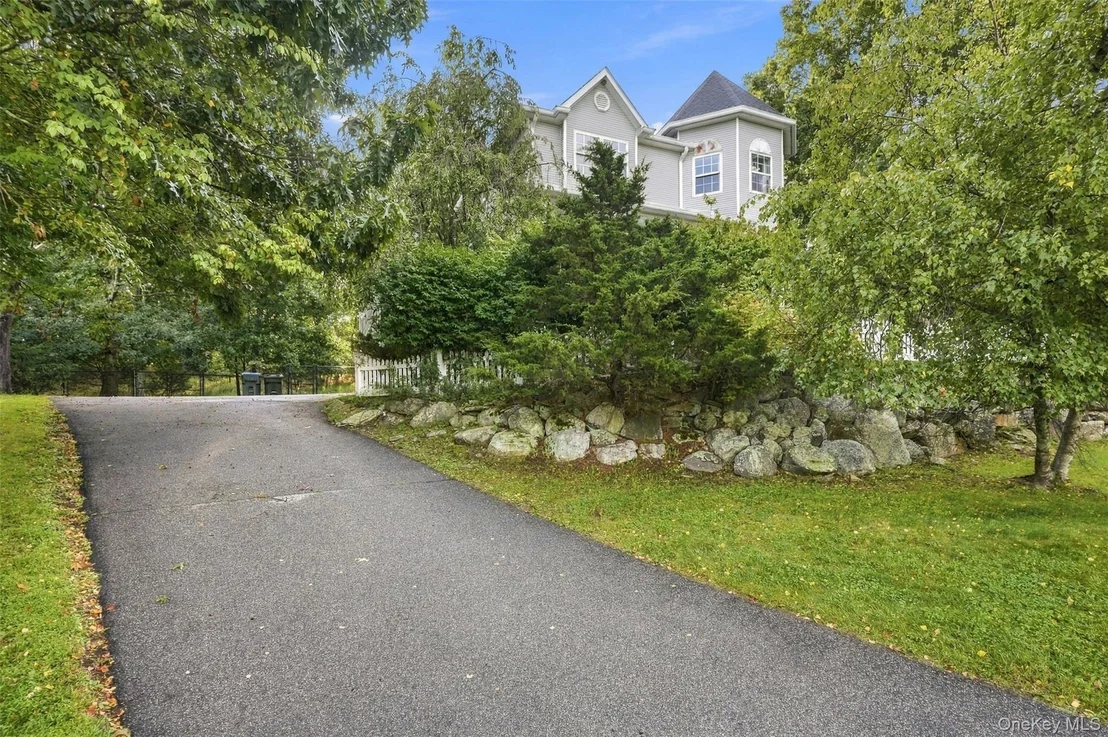Photo of 16 Cambridge Circle