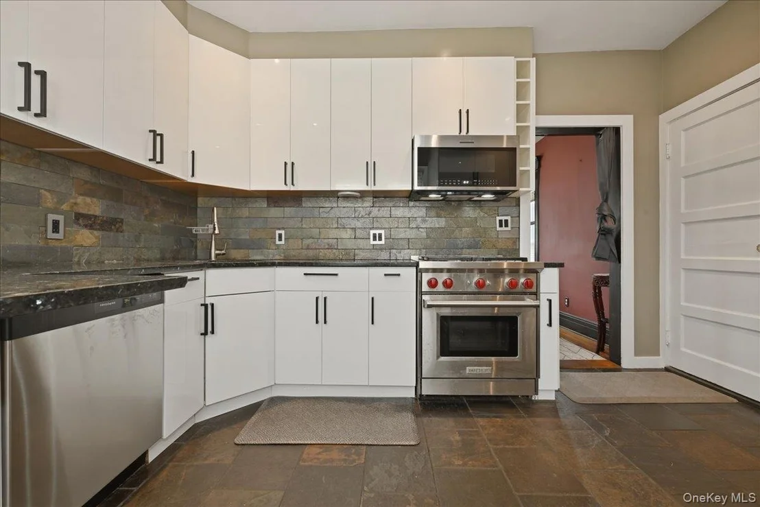 Photo of 991 Cottage Place