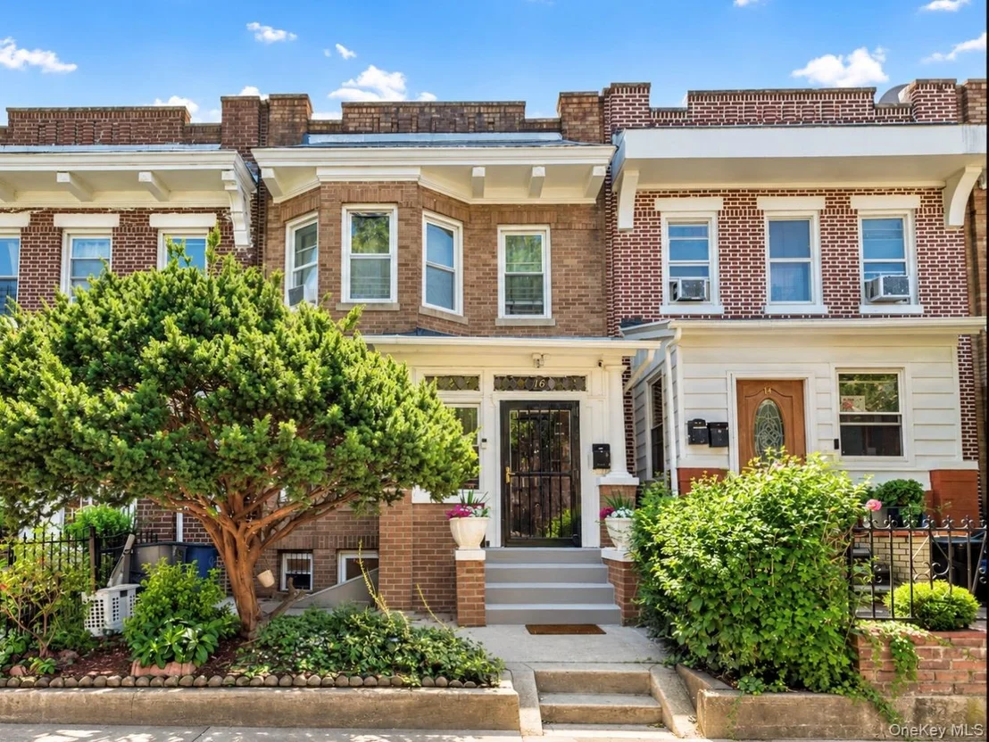 Photo of 16 Adler Place