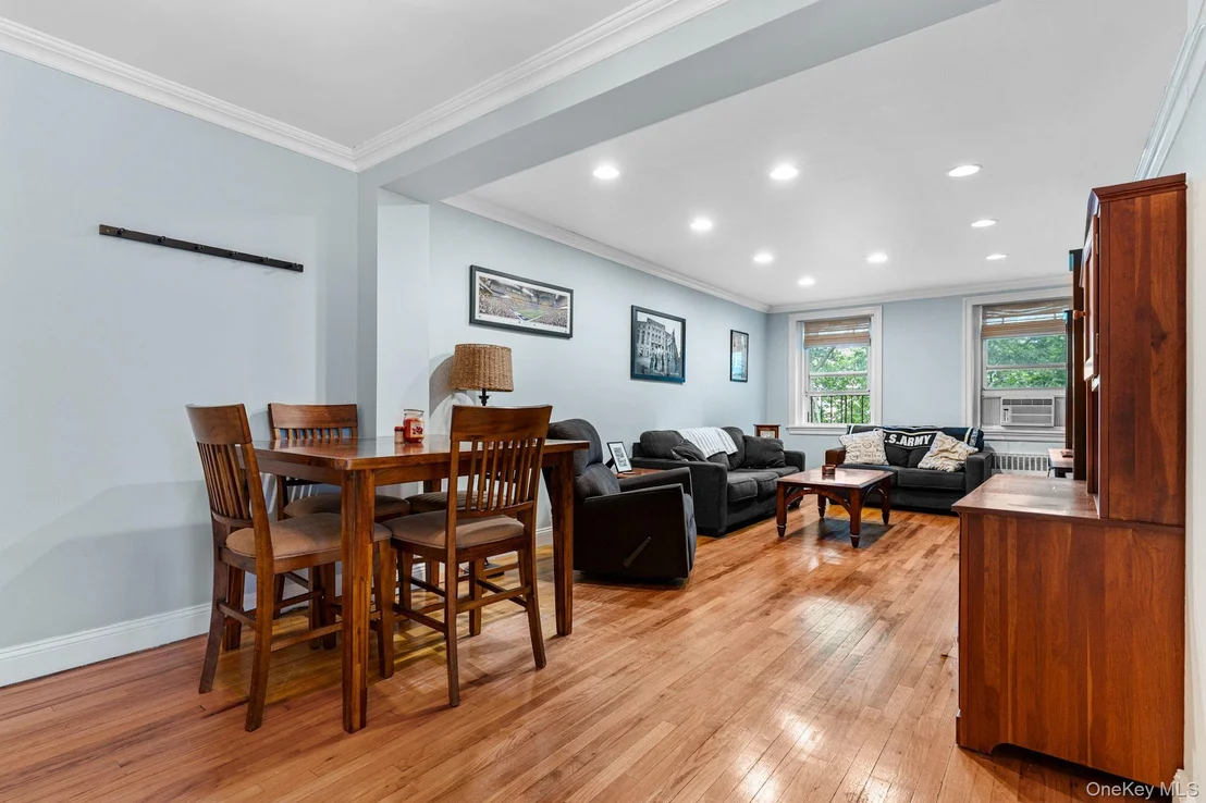 Photo of Unit 4B at 755 Bronx River Rd