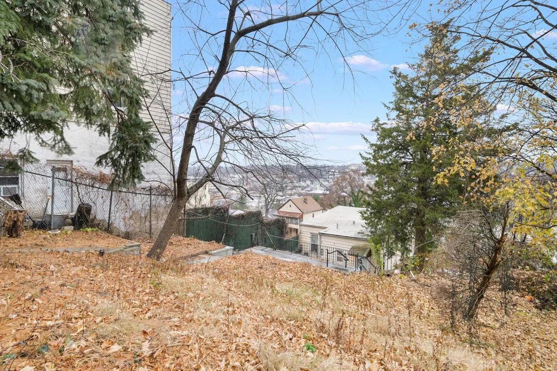 Photo of 279 Edwards Place