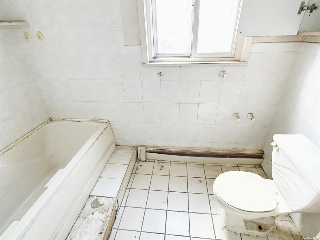 Photo of 158 Root Avenue