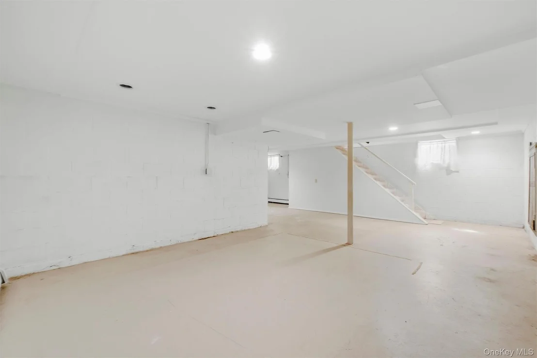 Photo of 1069 Wolcott Avenue