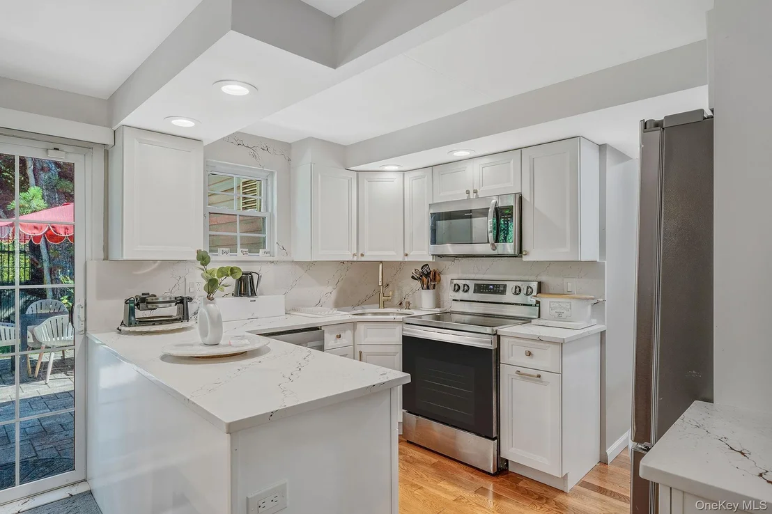 Photo of 27 Split Cedar Drive