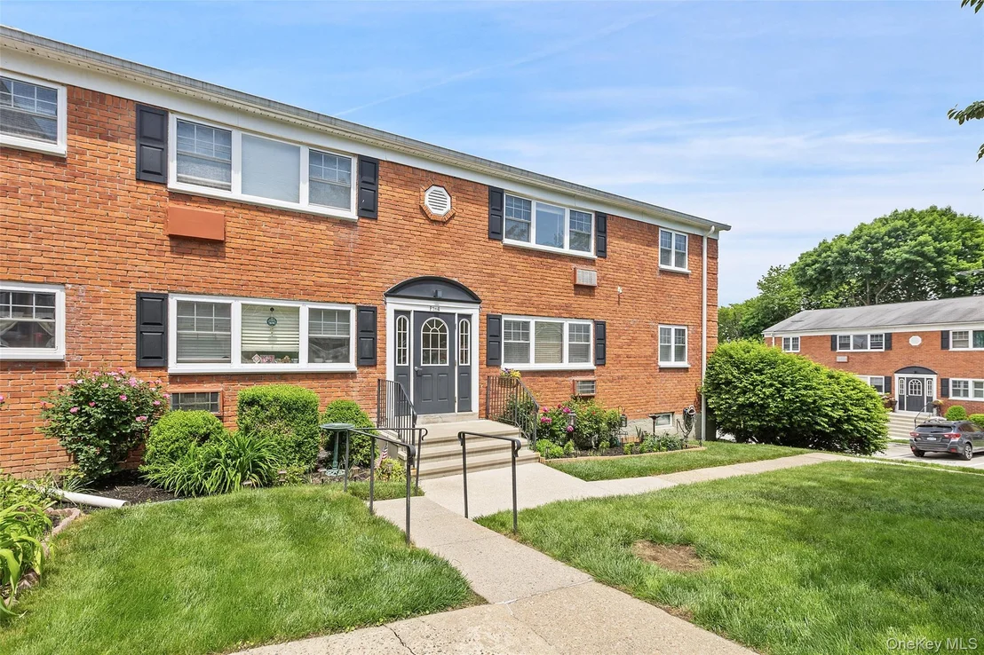 Photo of Unit F3 at 1879 Crompond Road