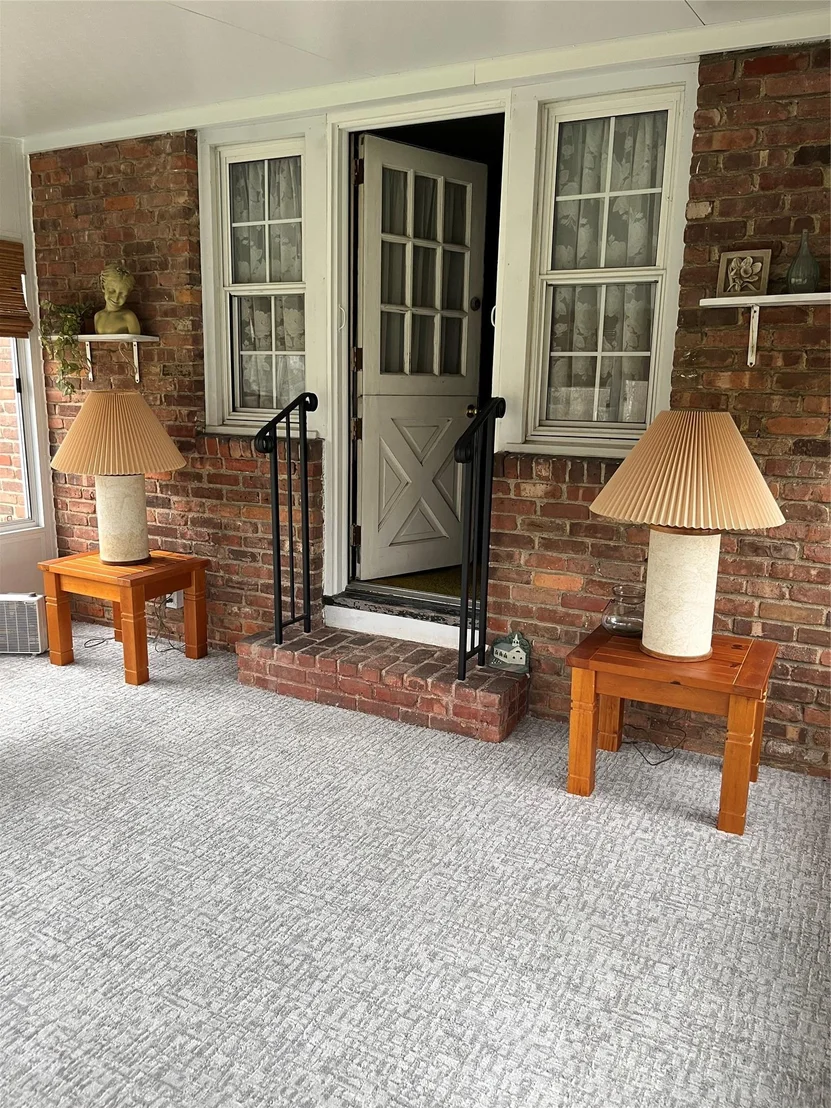 Photo of 1598 Benedict Place