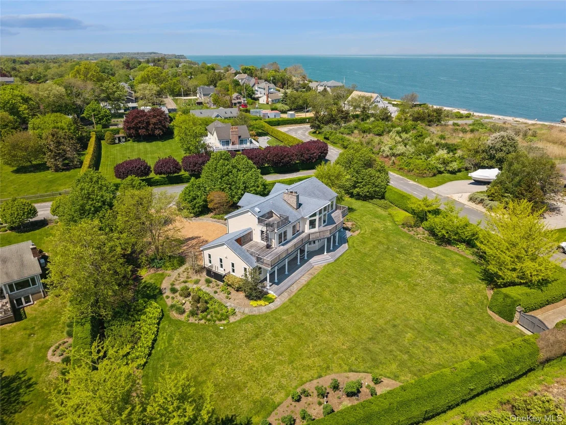 Photo of 1680 Lands End Road