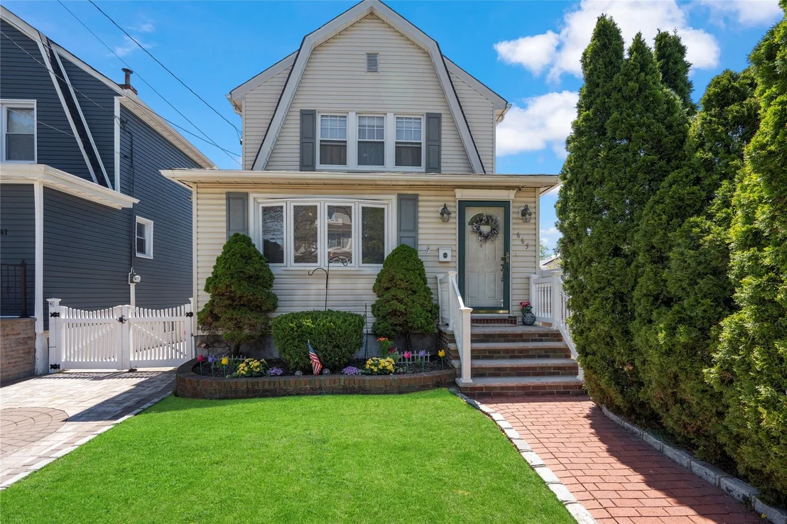 Photo of 665 Gabriel Avenue