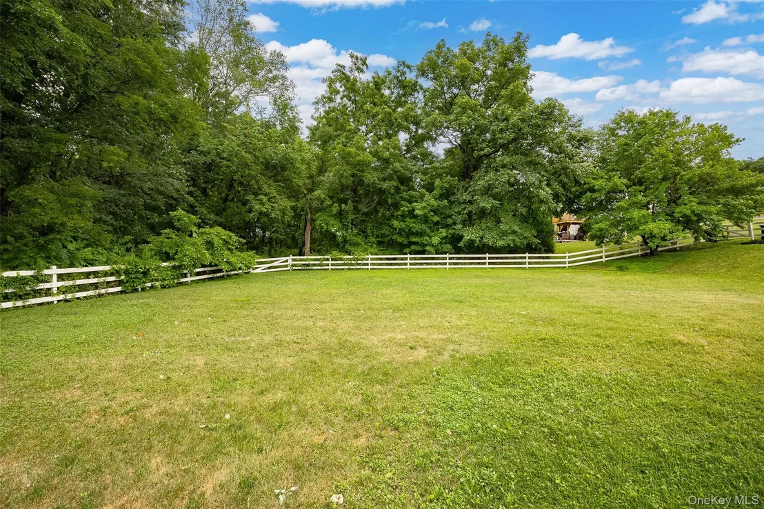 Photo of 7 Fox Run