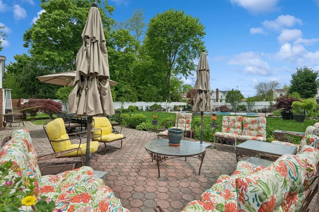 Photo of 2525 Beverly Road