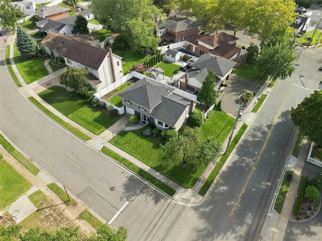 Photo of 614 Pine Lane