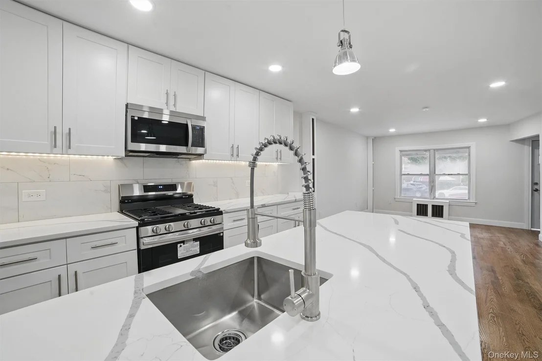 Photo of 4069 Grace Avenue