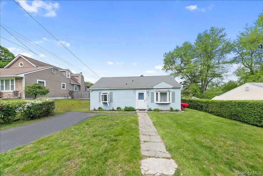 Photo of 8 Cayuga Drive