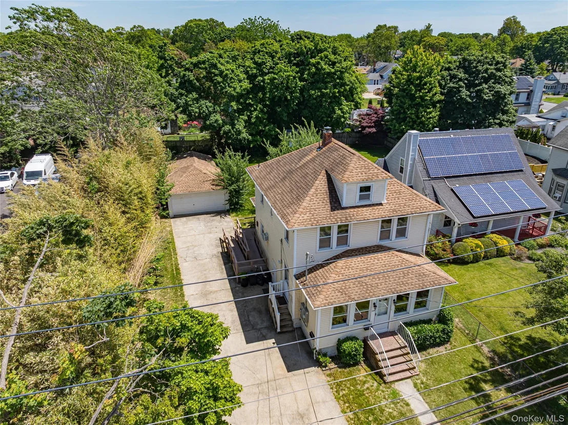 Photo of 129 Bay Avenue