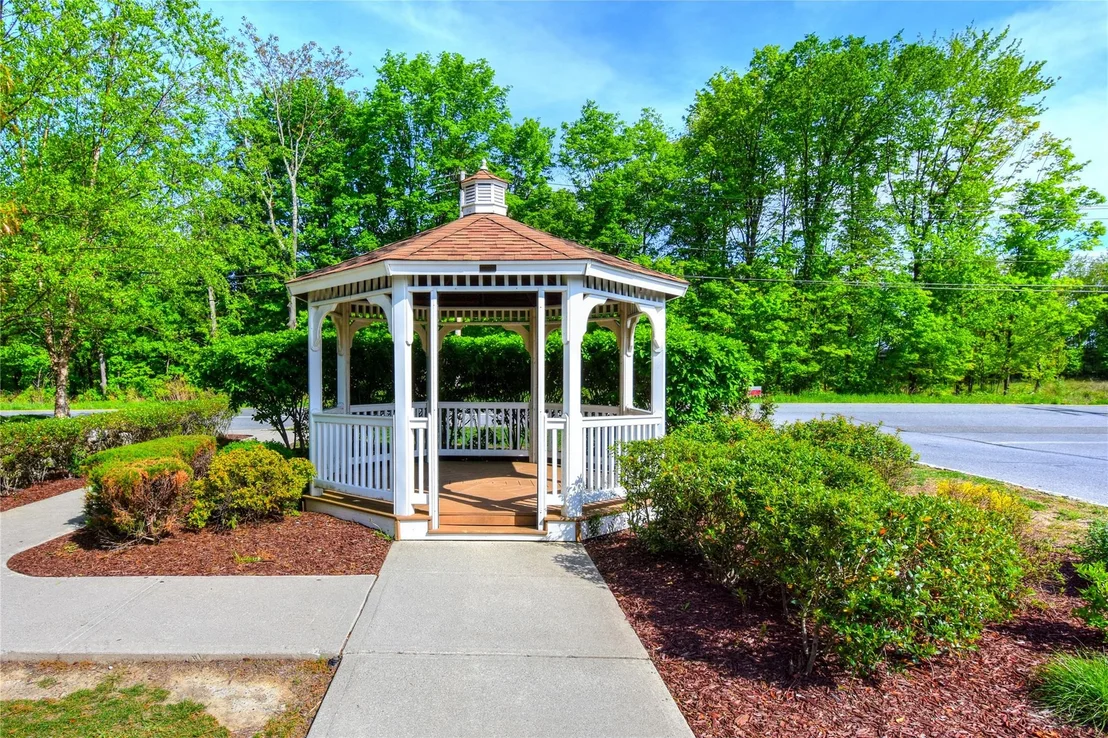 Photo of 1 Lindentree Lane