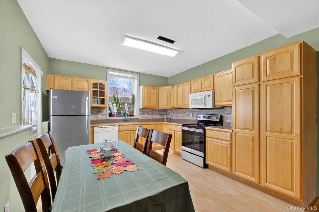 Photo of 387 Cornwall Hill Road