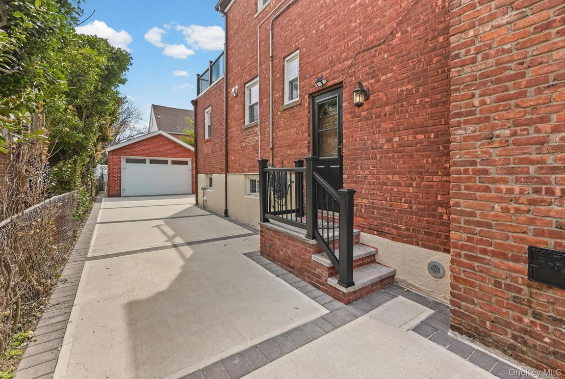 Photo of 6 Dubonnet Road