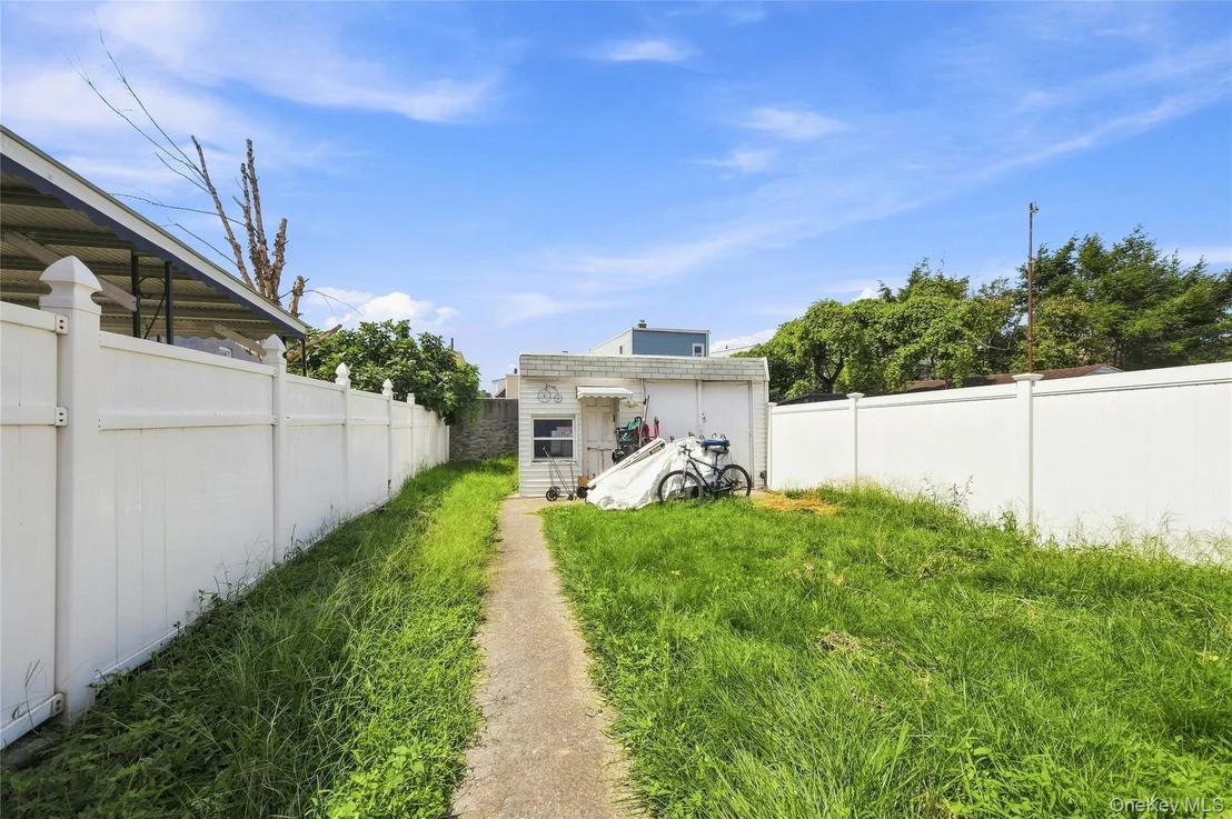 Photo of 1921 Edison Avenue