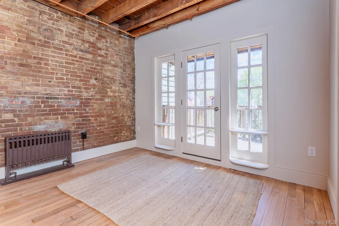 Photo of 72 Hunter Street