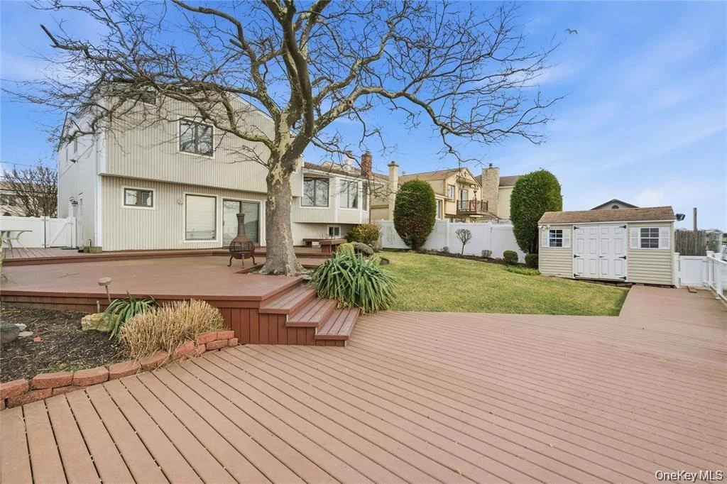 Photo of 3094 Riverside Drive