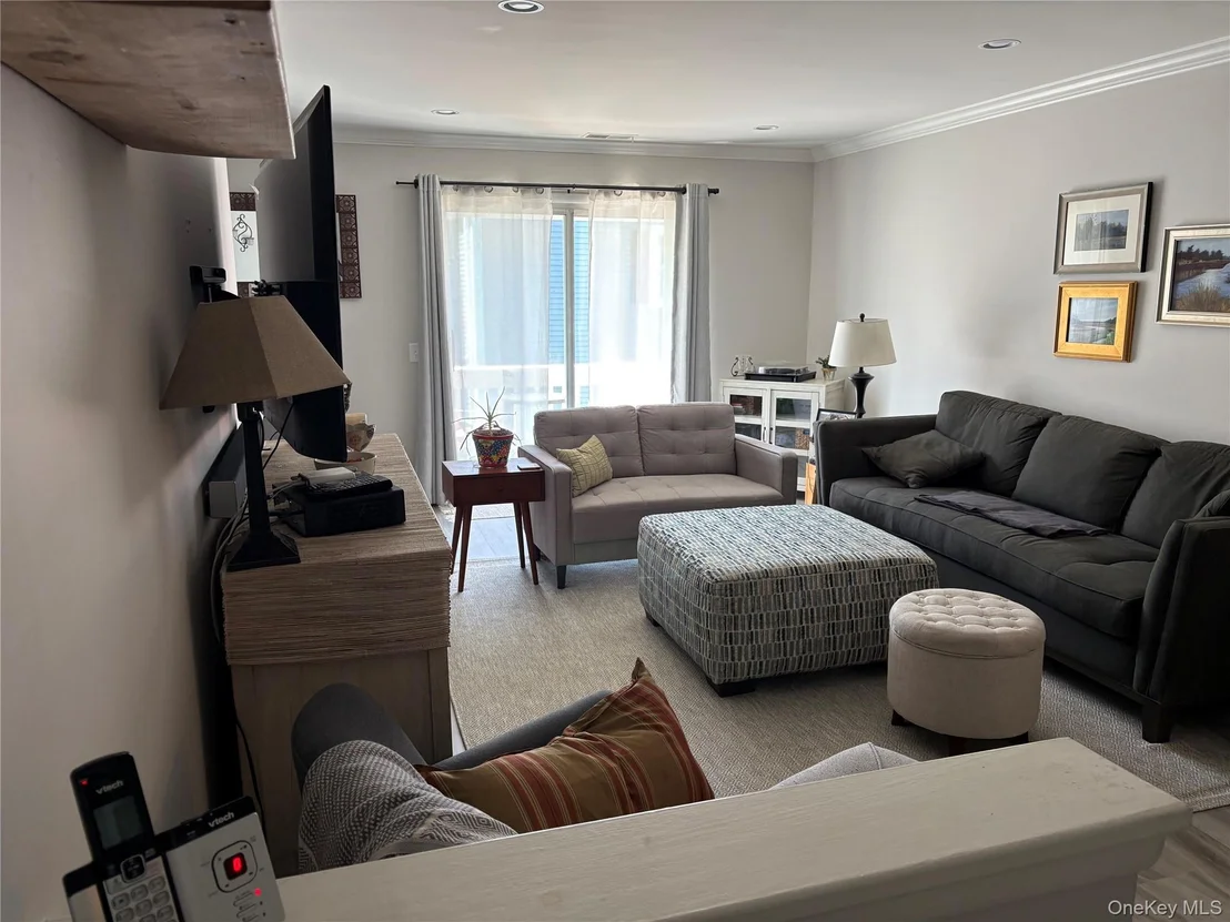 Photo of Unit E at 600 Commons Way