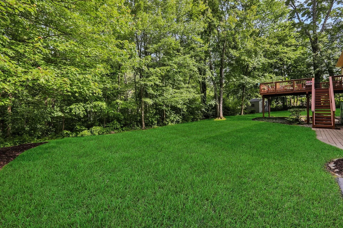 Photo of 390 LAKESIDE Road