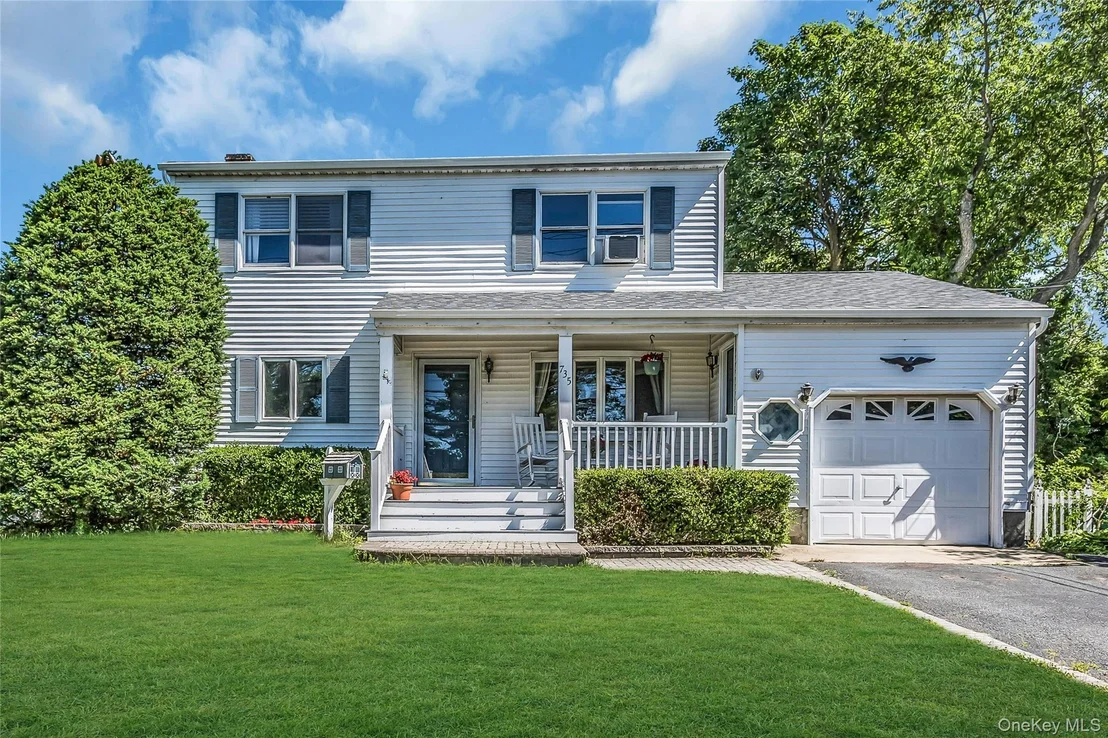 Photo of 735 Muncey Road