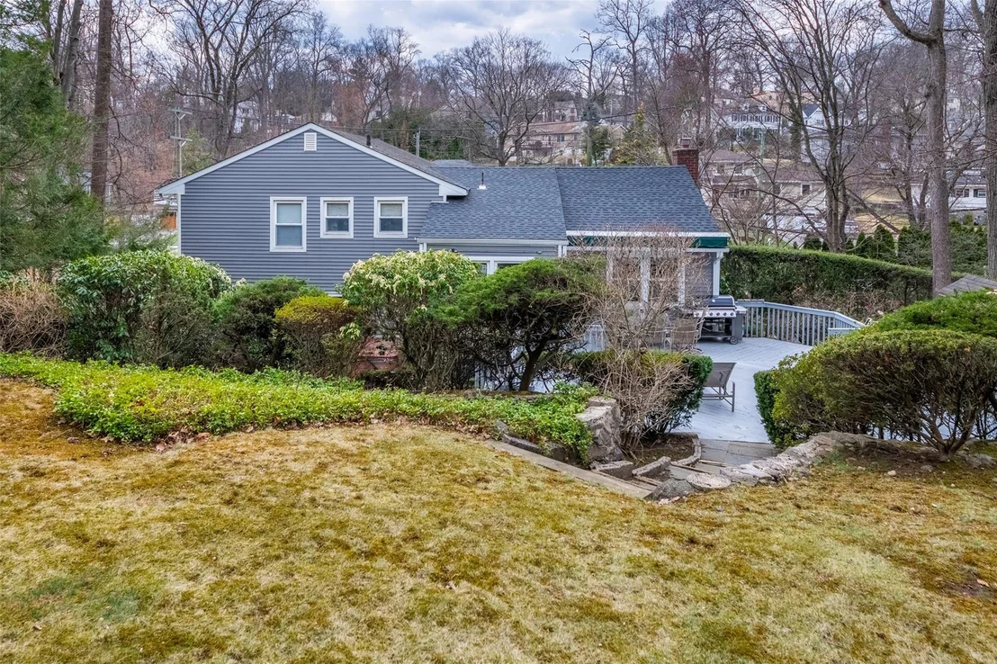 Photo of 295 Pinebrook Boulevard