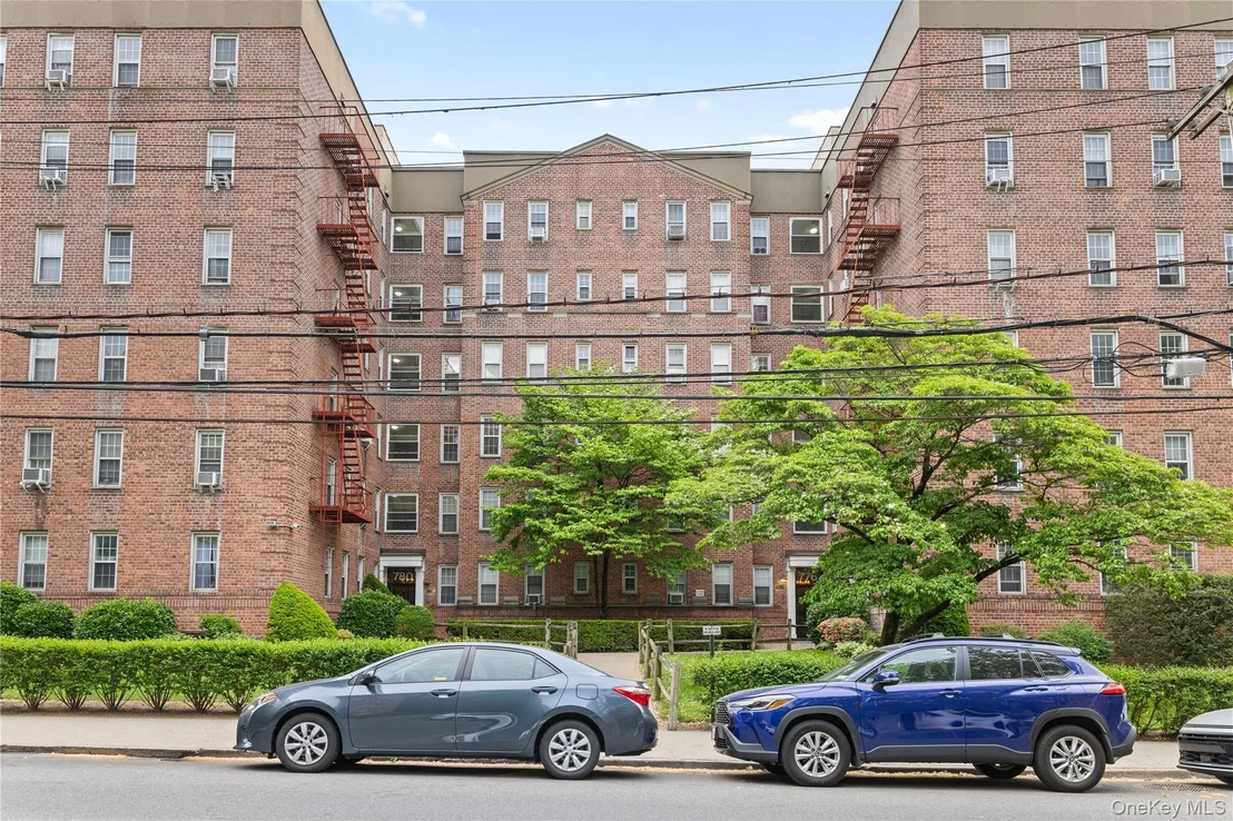 Photo of Unit B41 at 776 Bronx River Road