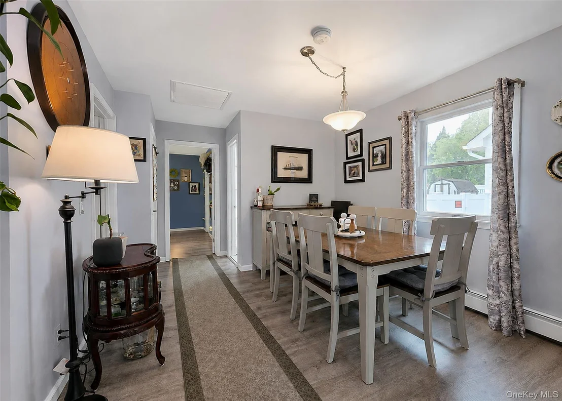 Photo of 228 Hampton Avenue