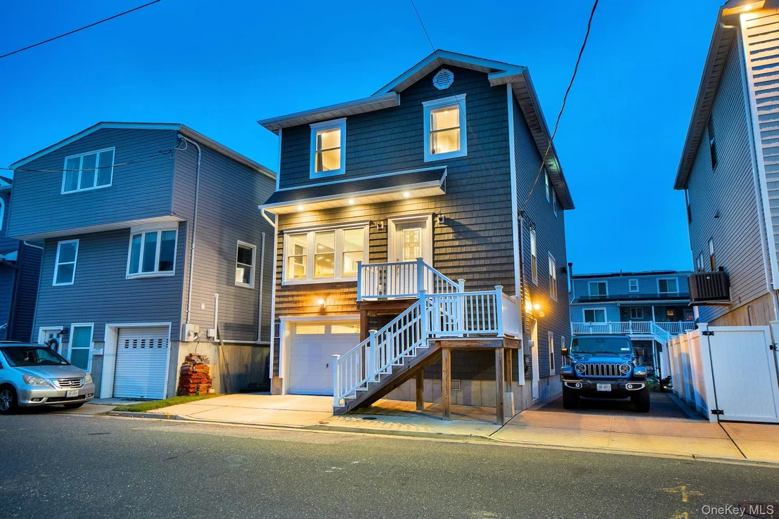 Photo of 124 Beach Avenue