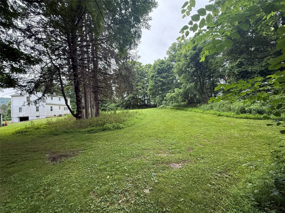 Photo of 81 Route 82