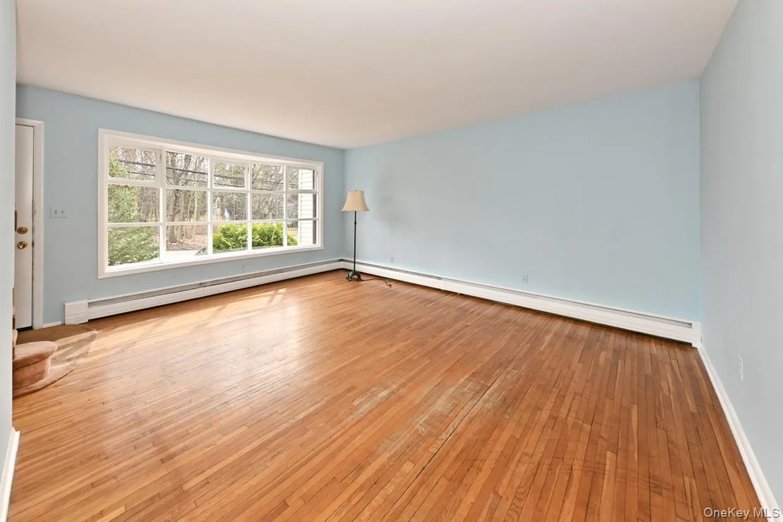Photo of 160 E Willow Tree Road