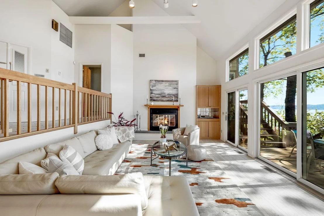 Photo of 444 River Road