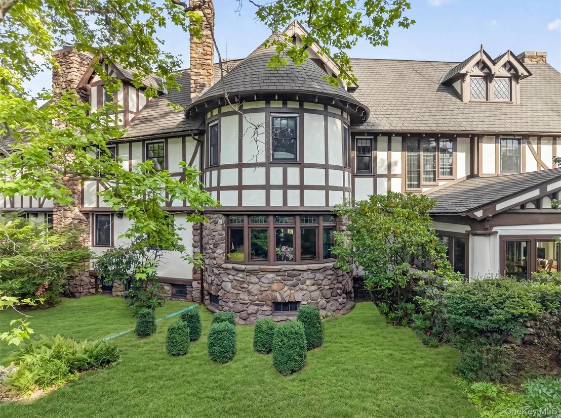 Photo of 157 Arcadia Road