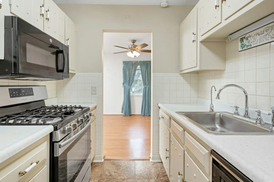 Photo of Unit C at 800 Commons Way