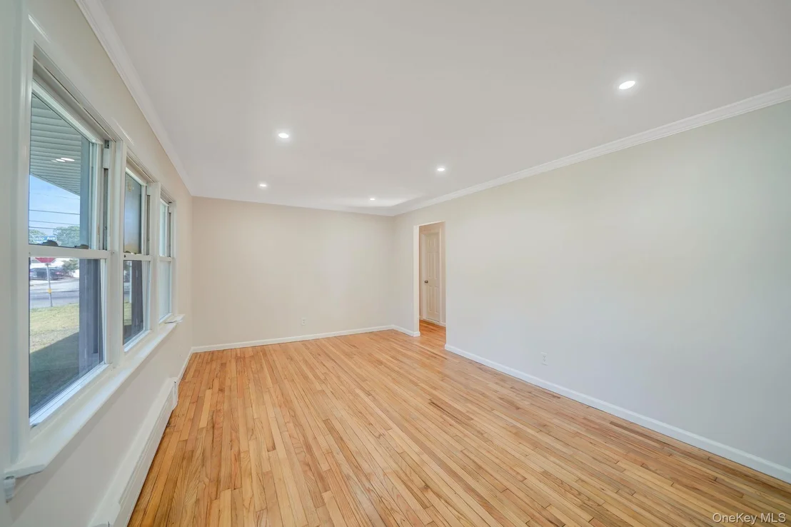 Photo of 2 W Walnut Street