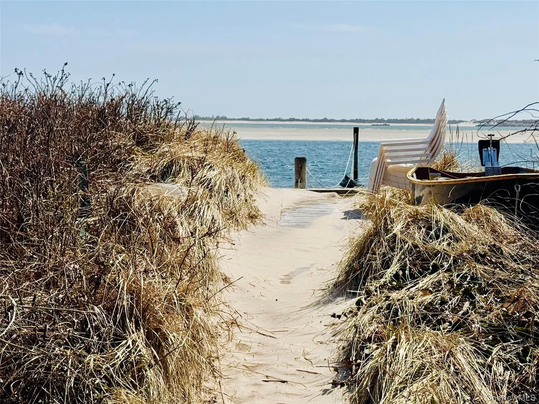 Photo of 106 Oak Beach Road